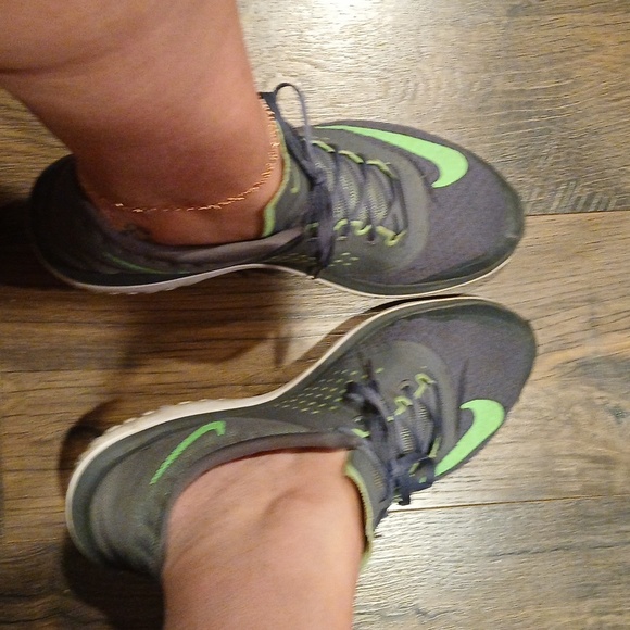 Well Loved Shoe Lot - Picture 4 of 7